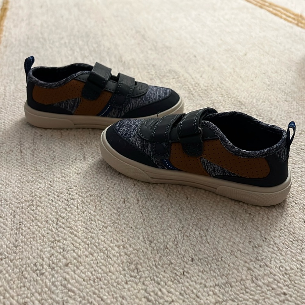 Brand new toddler sneakers - size 9
